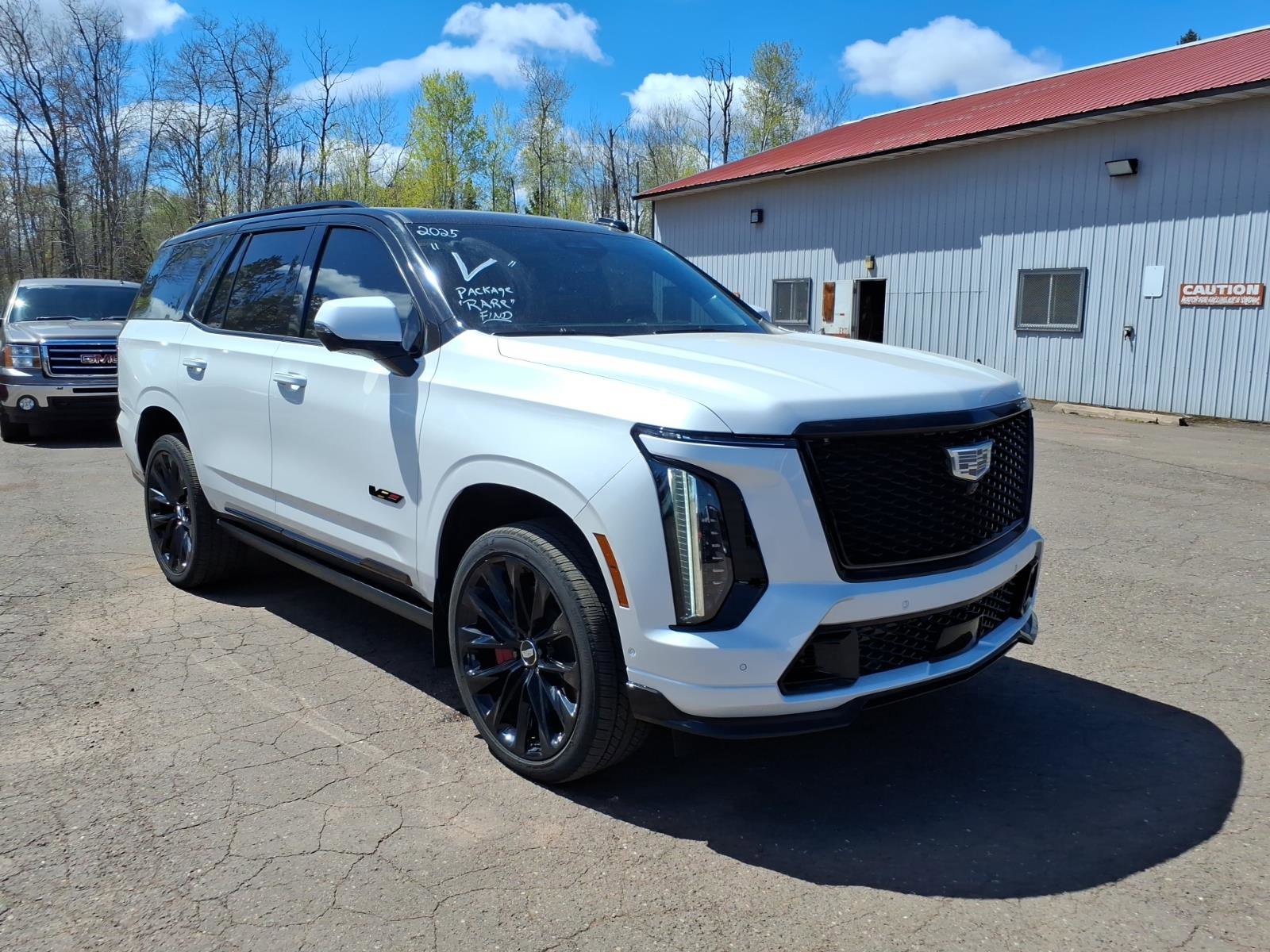 Used 2025 Cadillac Escalade V w/ LPO, ONYX Package AWD/4WD image 8
