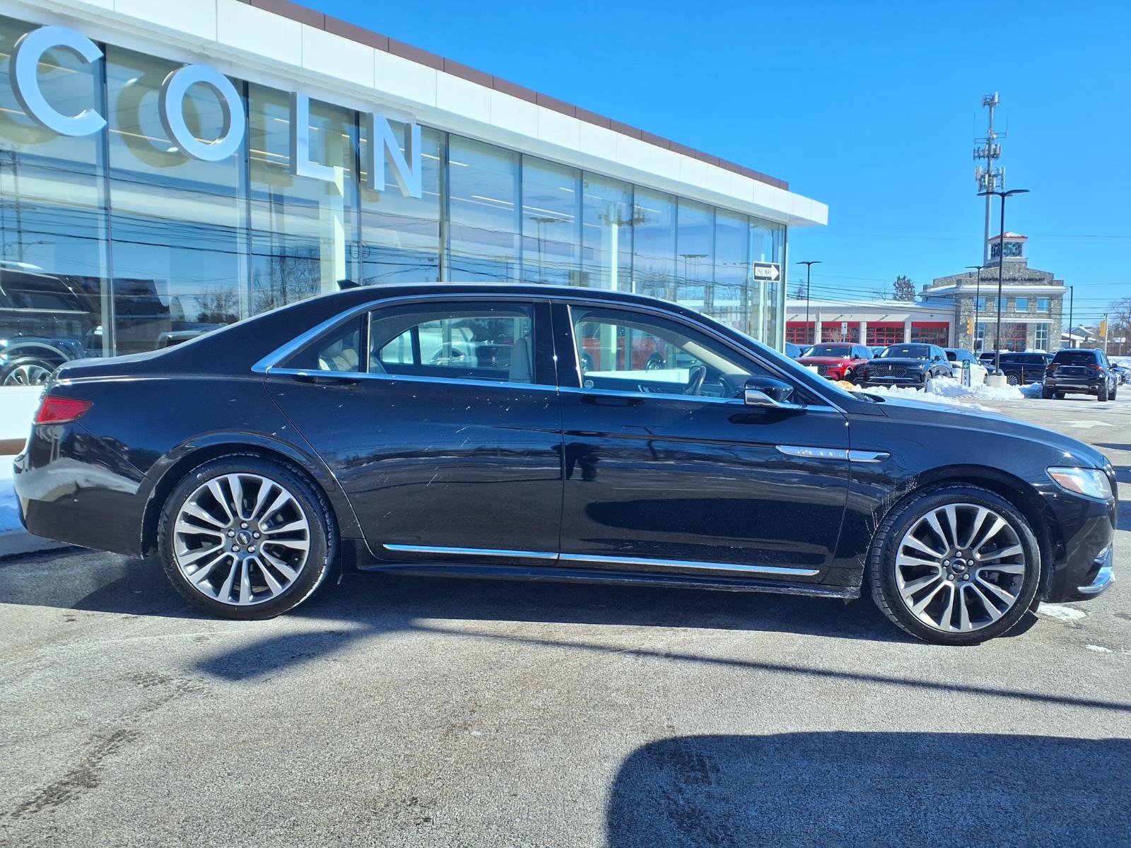 Used 2020 Lincoln Continental Reserve w/ Luxury Package AWD/4WD image 2
