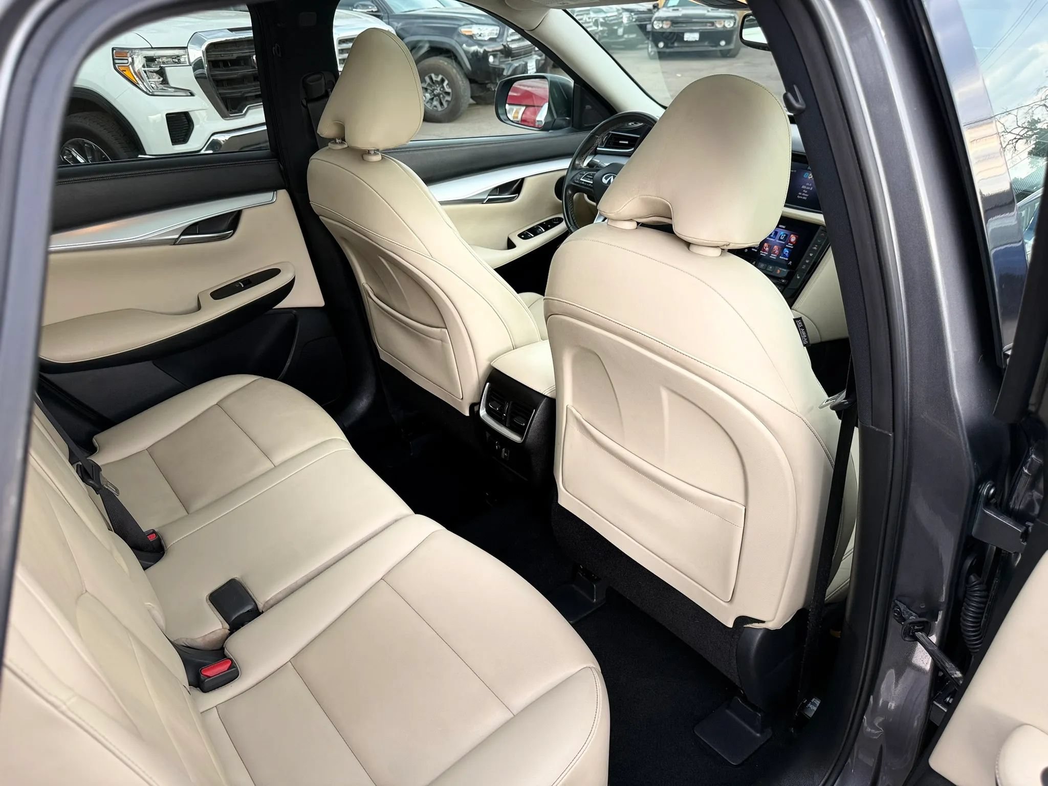Used 2020 INFINITI QX50 Luxe AWD/4WD image 18