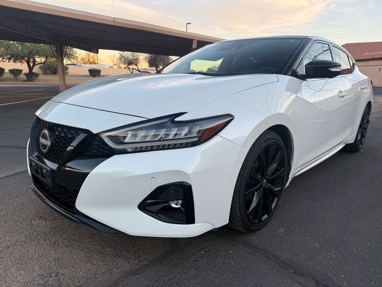 Used 2023 Nissan Maxima SR w/ Sport Mat Group FWD image 7