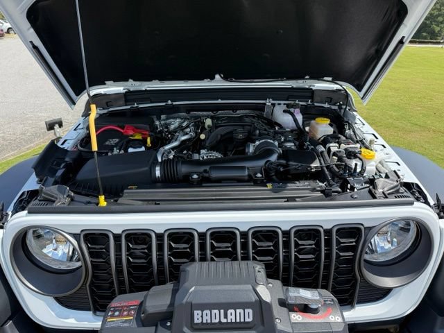 Used 2025 Jeep Wrangler Unlimited Sport AWD/4WD image 31
