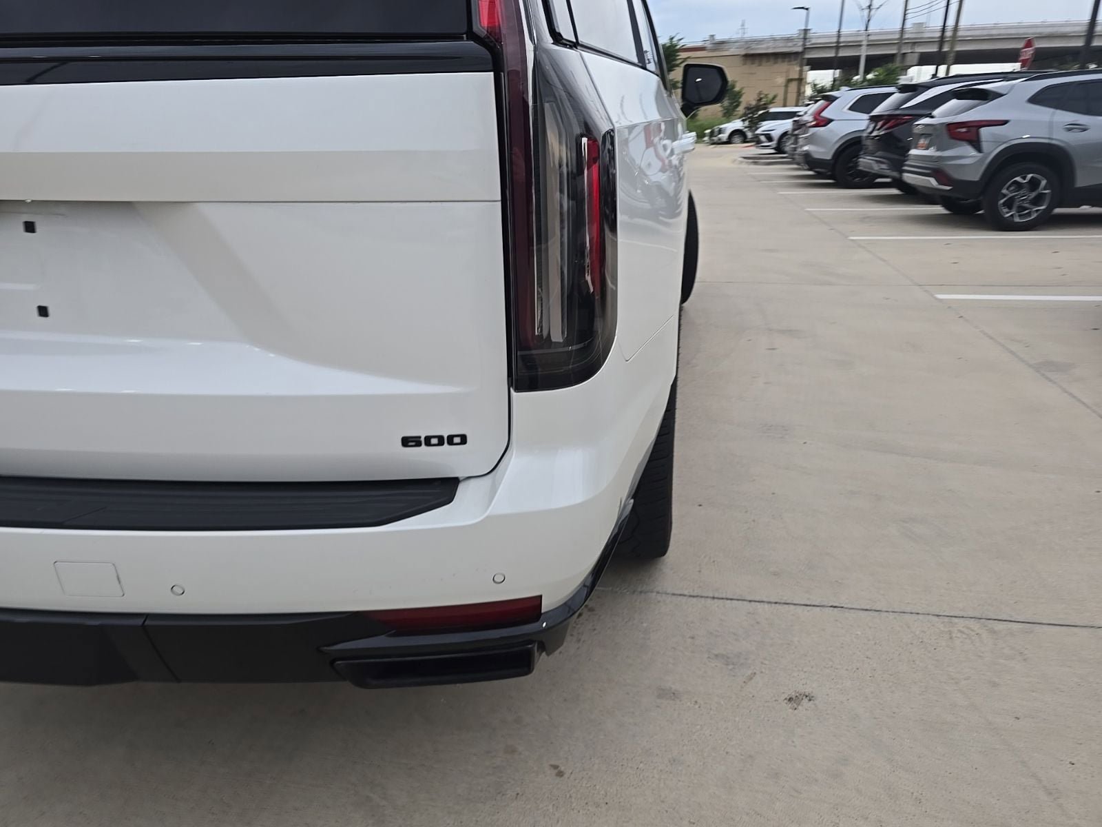 Used 2022 Cadillac Escalade Sport Platinum w/ LPO, ONYX Package AWD/4WD image 7