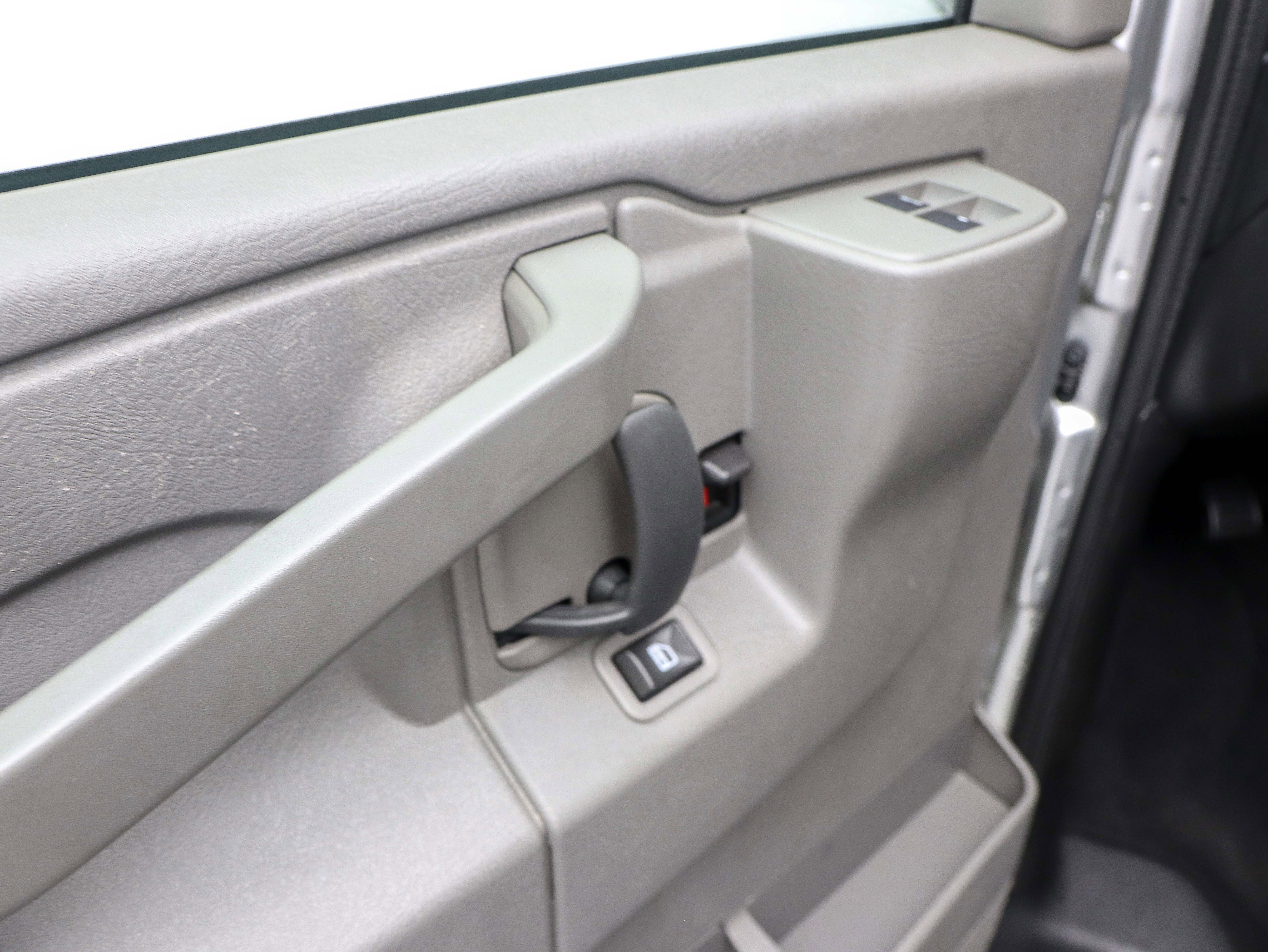 Used 2019 Chevrolet Express 3500 LS RWD image 20