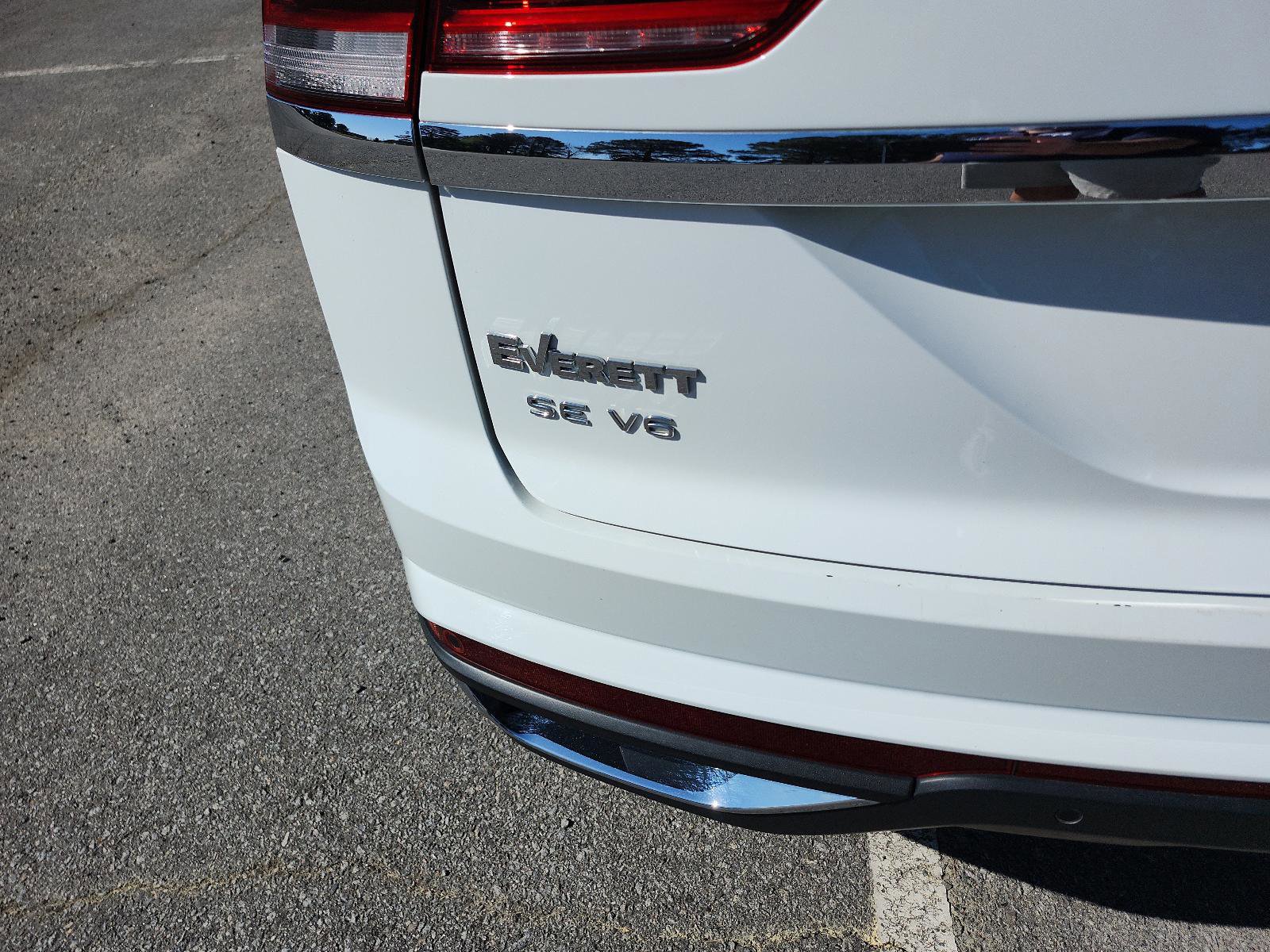 Used 2023 Volkswagen Atlas Cross Sport SE w/ Panoramic Sunroof Package image 4