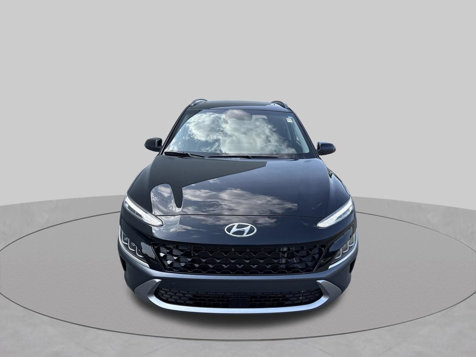 Certified 2023 Hyundai Kona Limited w/ Cargo Package FWD image 2