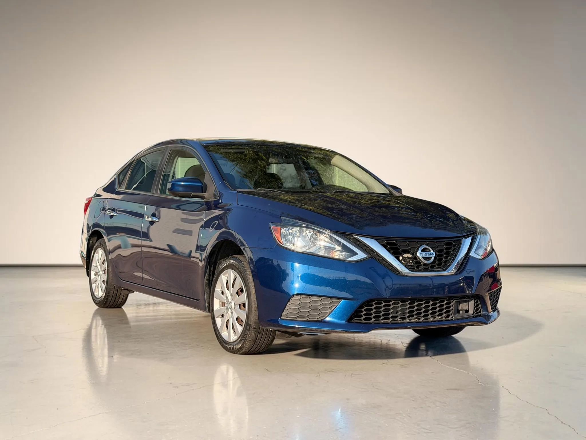 Used 2019 Nissan Sentra S FWD image 1