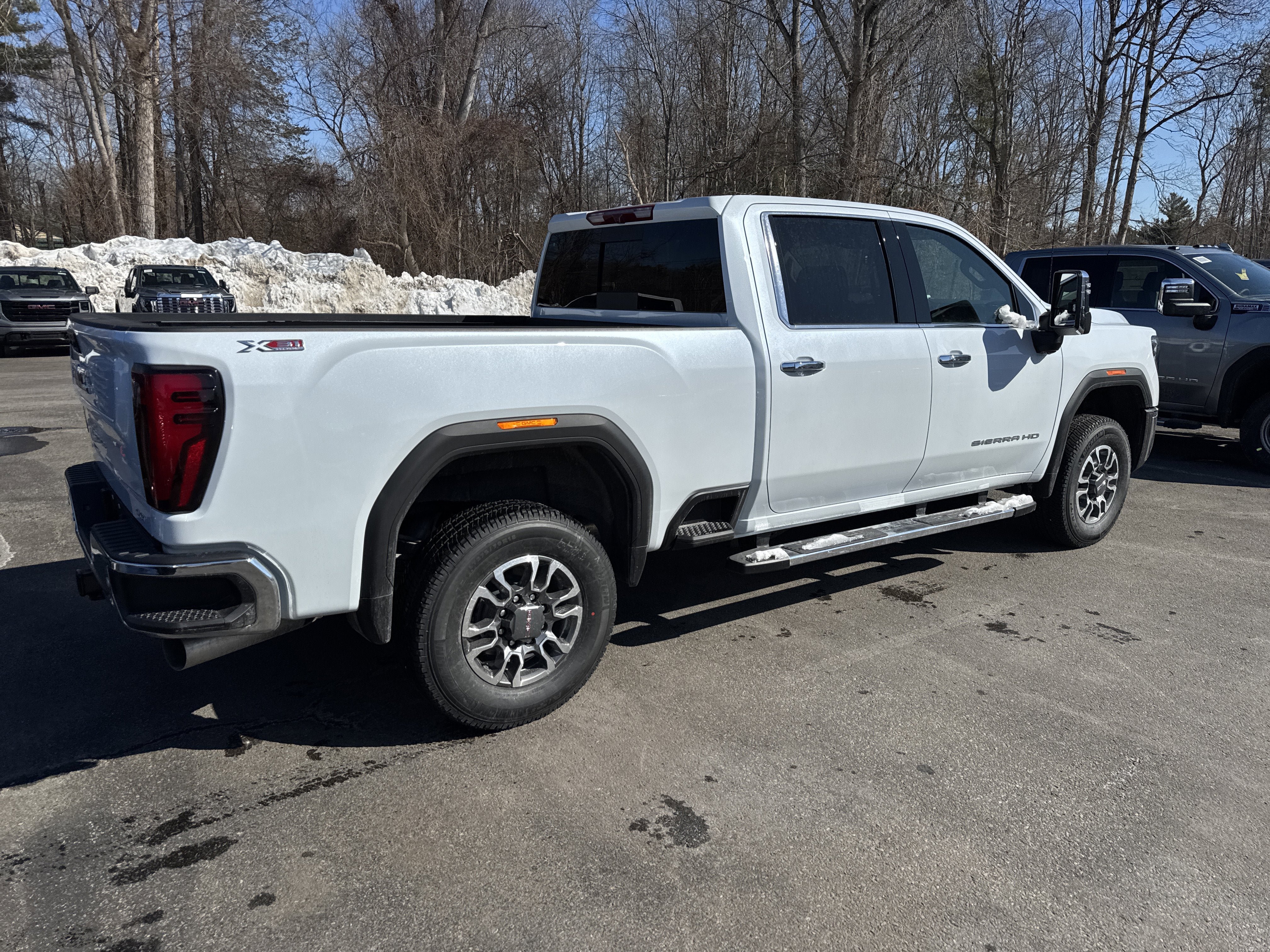 New 2026 GMC Sierra 3500 SLT w/ SLT Premium Package AWD/4WD image 5