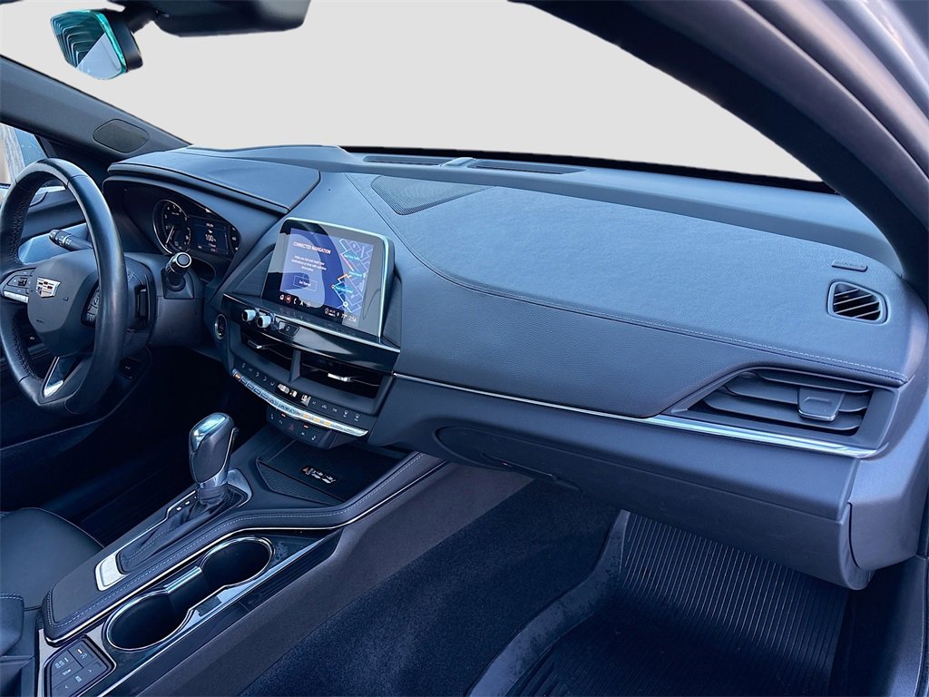 Used 2025 Cadillac CT4 Luxury image 30