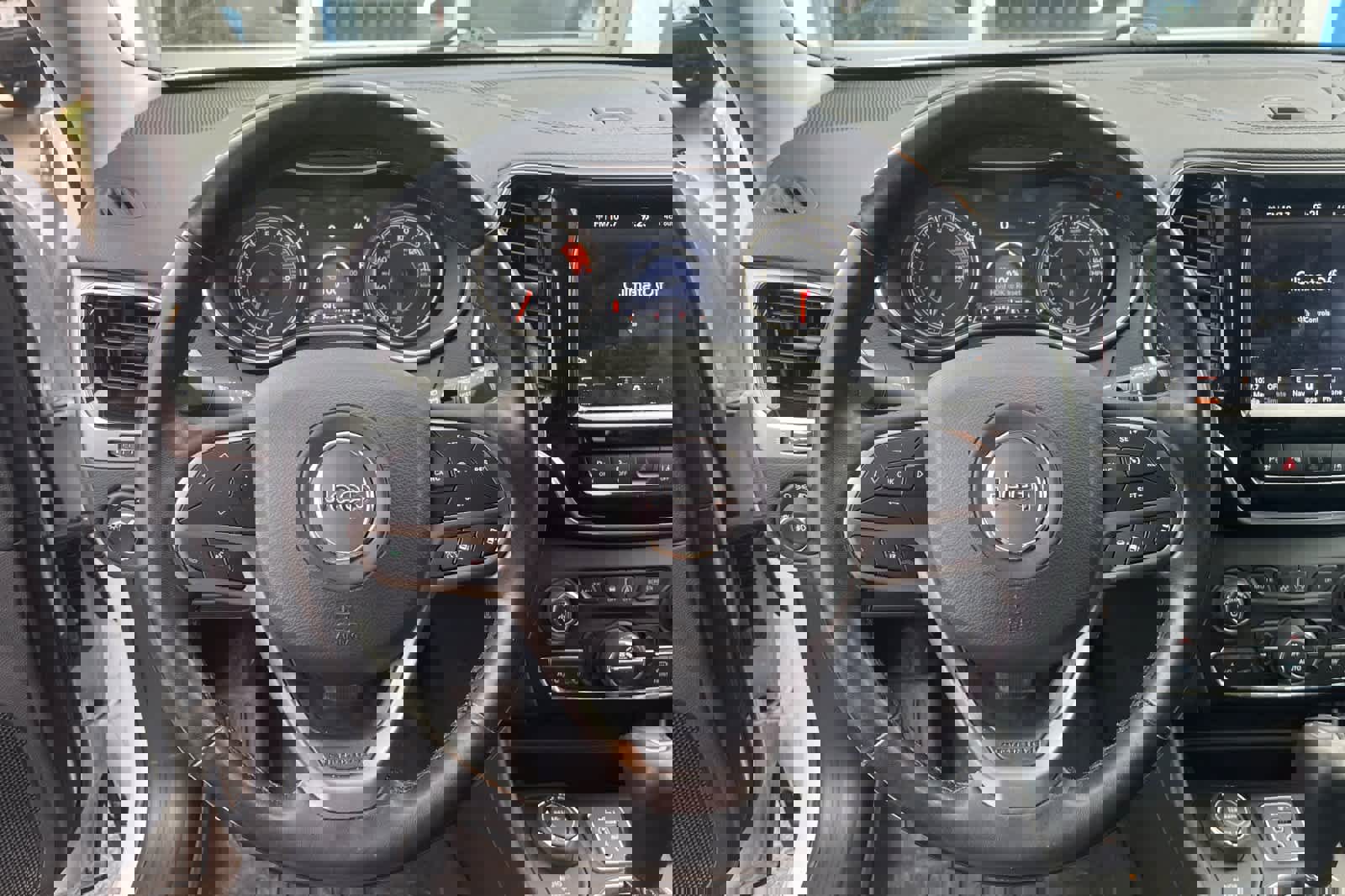 Used 2020 Jeep Cherokee Limited w/ Technology Group image 13