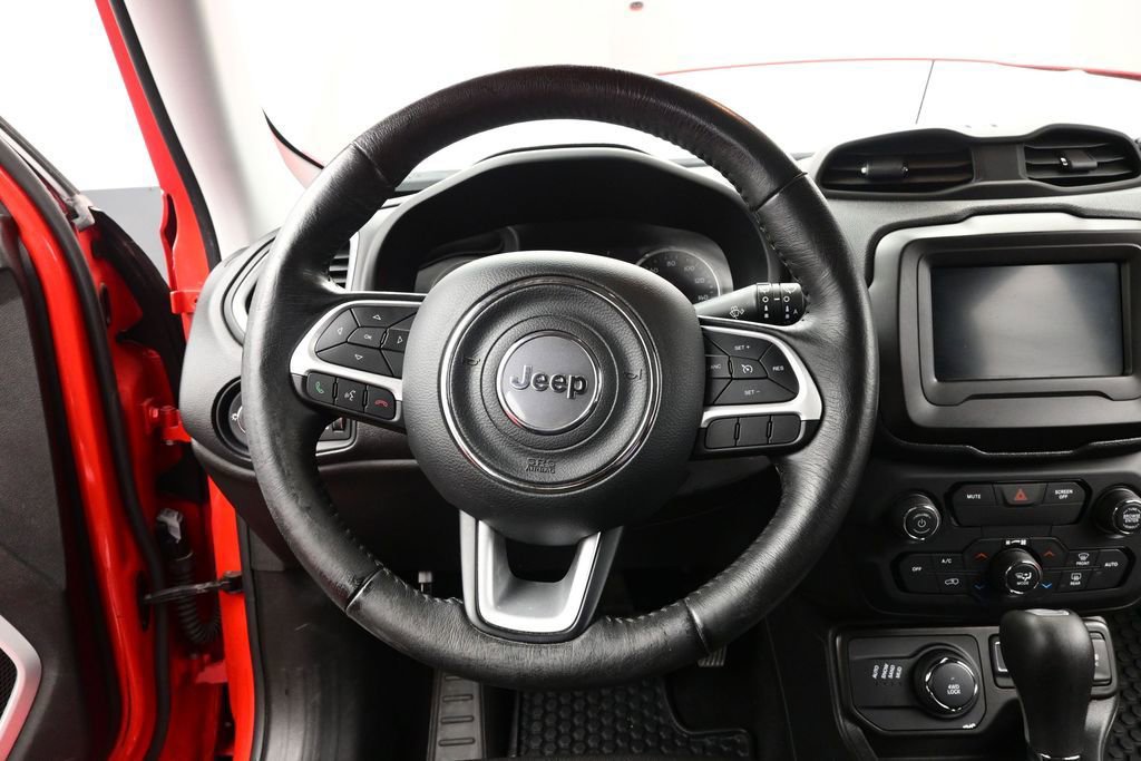 Used 2020 Jeep Renegade Latitude w/ Cold Weather Group AWD/4WD image 26