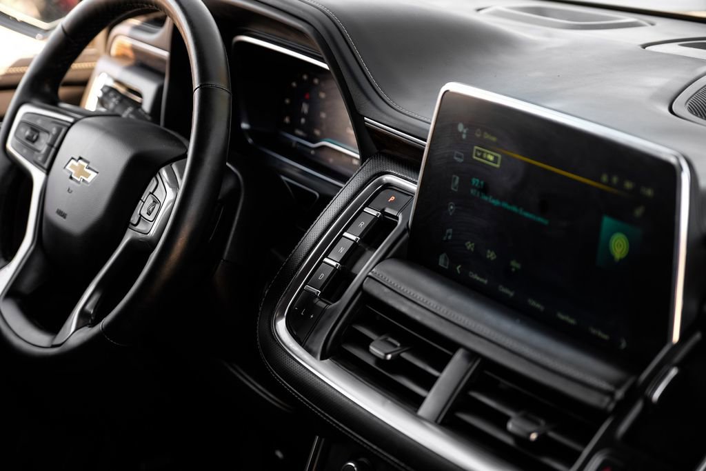 Used 2024 Chevrolet Suburban Premier image 18