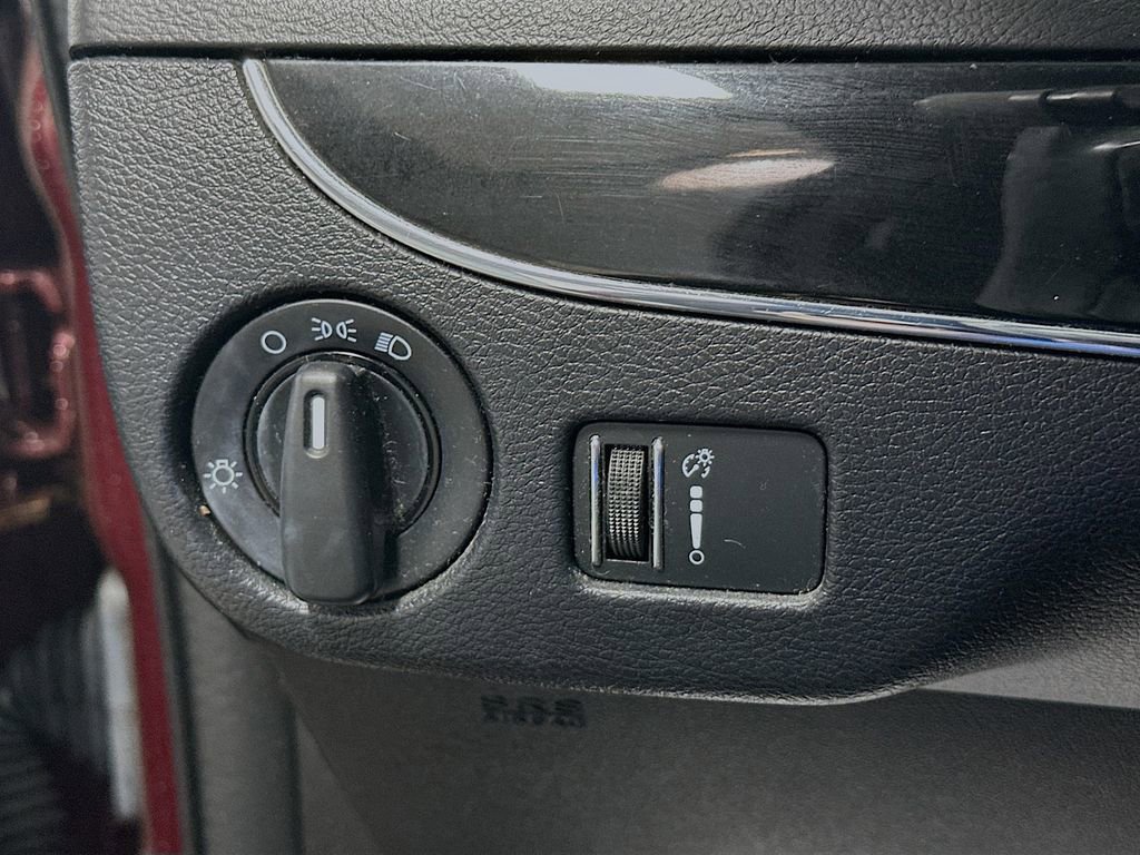 Used 2017 Dodge Grand Caravan SE image 8