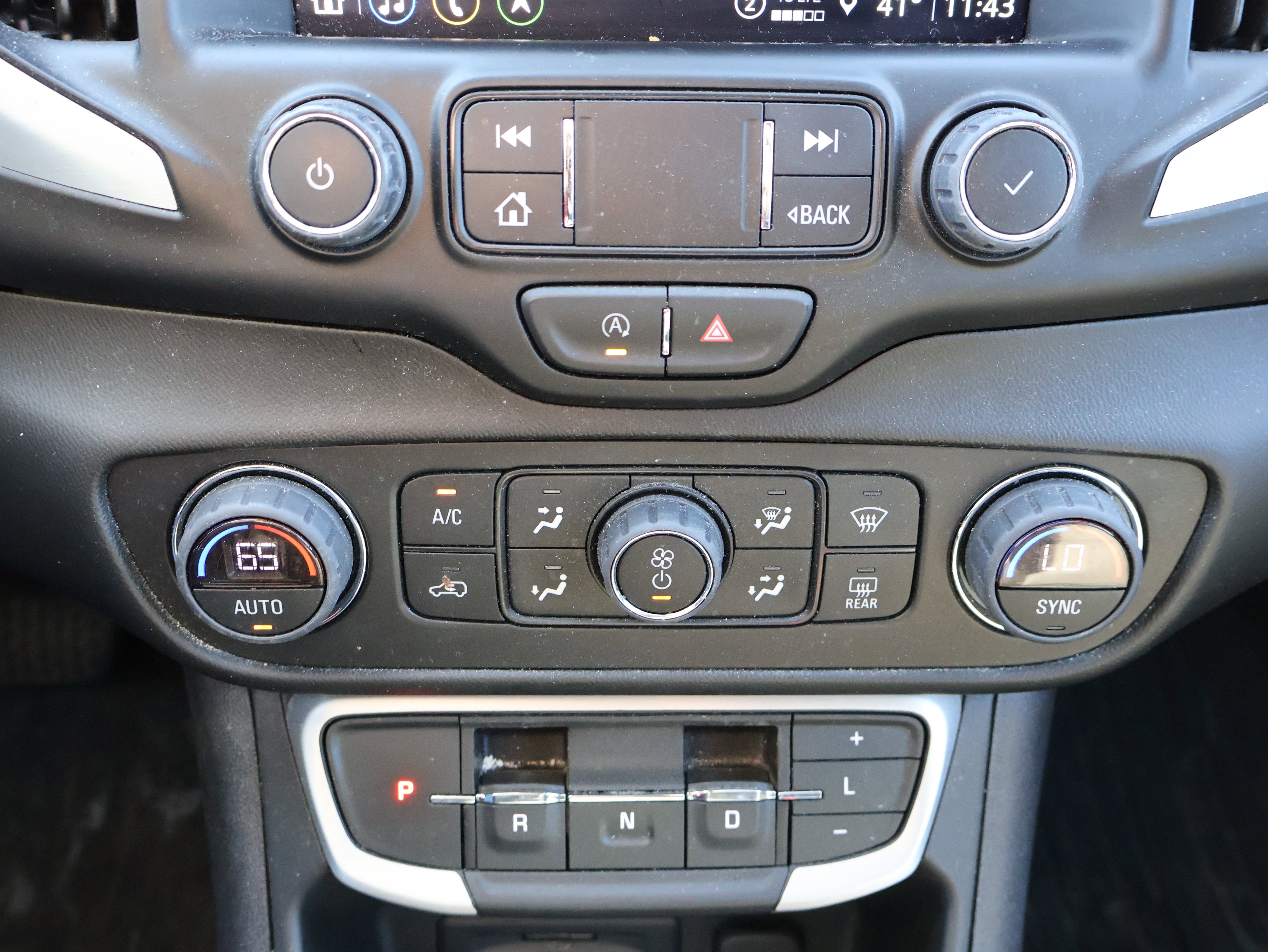 Used 2022 GMC Terrain SLT w/ Infotainment Package II image 24