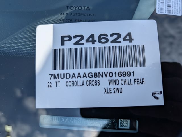 Certified 2022 Toyota Corolla Cross XLE w/ Convenience Package FWD image 38