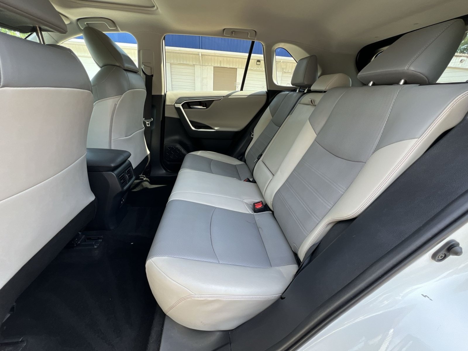 Used 2020 Toyota RAV4 Limited AWD/4WD image 43