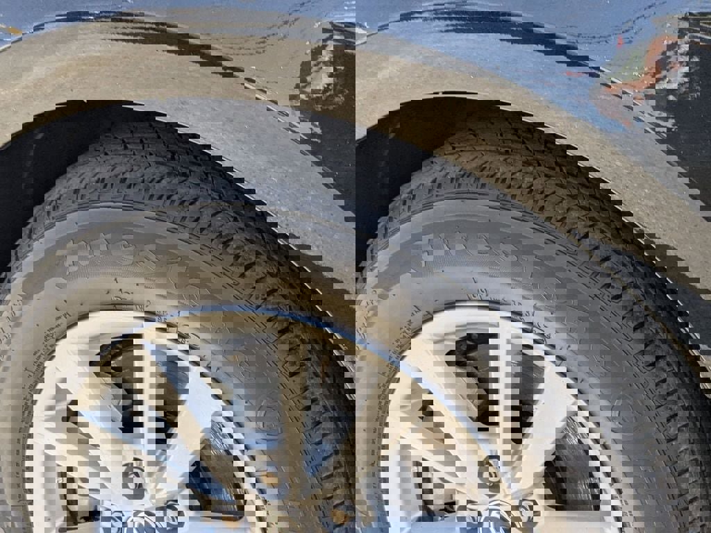 Used 2025 Toyota Camry LE image 3