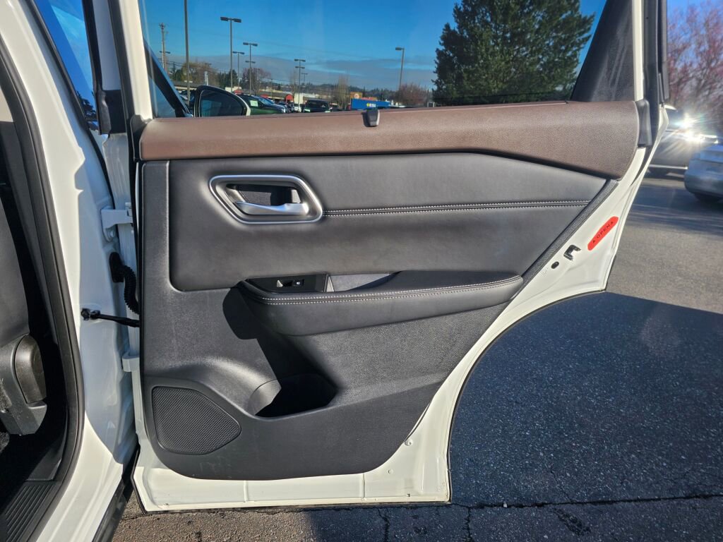 Used 2021 Nissan Rogue SV image 14