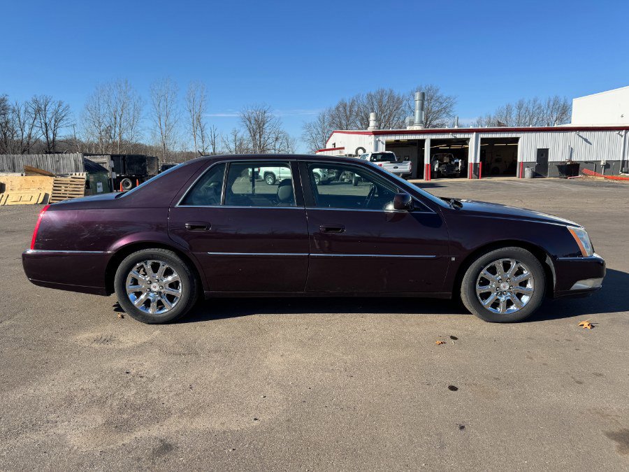 Used 2008 Cadillac DTS w/ Sun And Sound Package FWD image 6