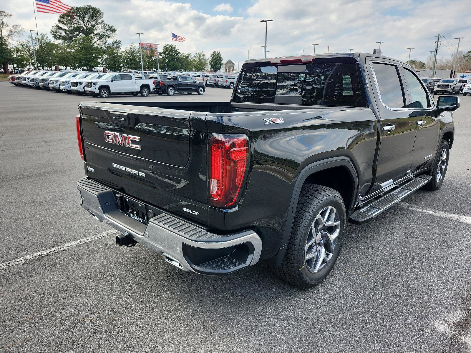 New 2026 GMC Sierra 1500 SLT w/ SLT Premium Plus Package AWD/4WD image 3