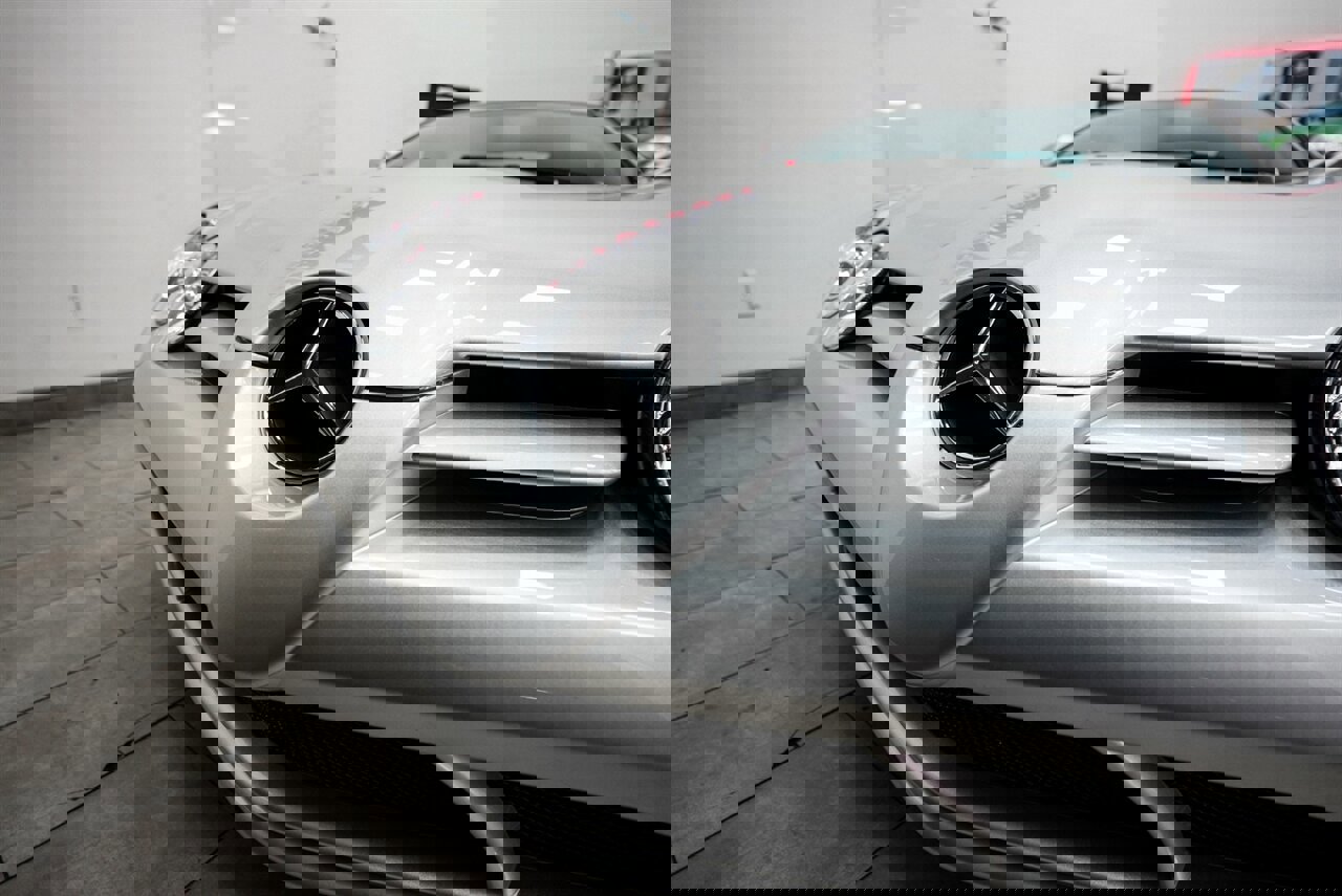 Used 2008 Mercedes-Benz SLR image 25