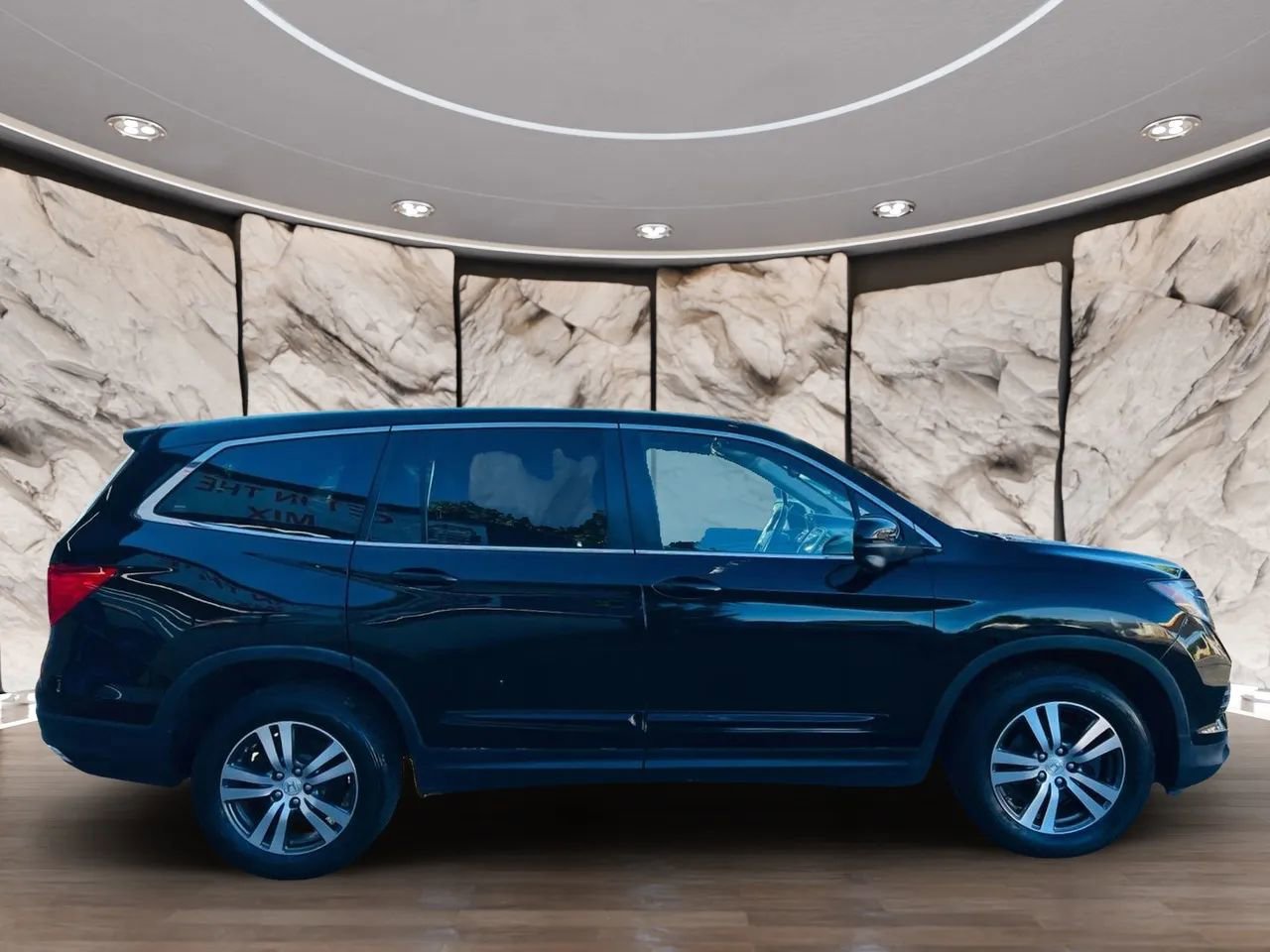 Used 2017 Honda Pilot EX-L image 4