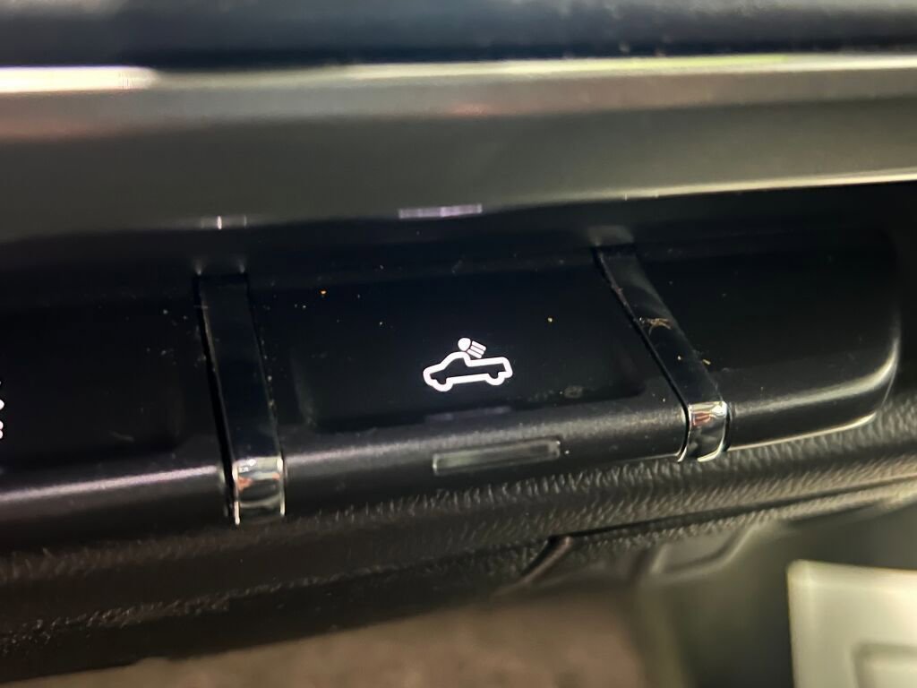 Used 2018 Chevrolet Silverado 1500 LT w/ All Star Edition image 9