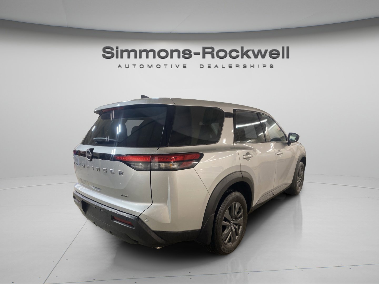 Used 2024 Nissan Pathfinder S image 5