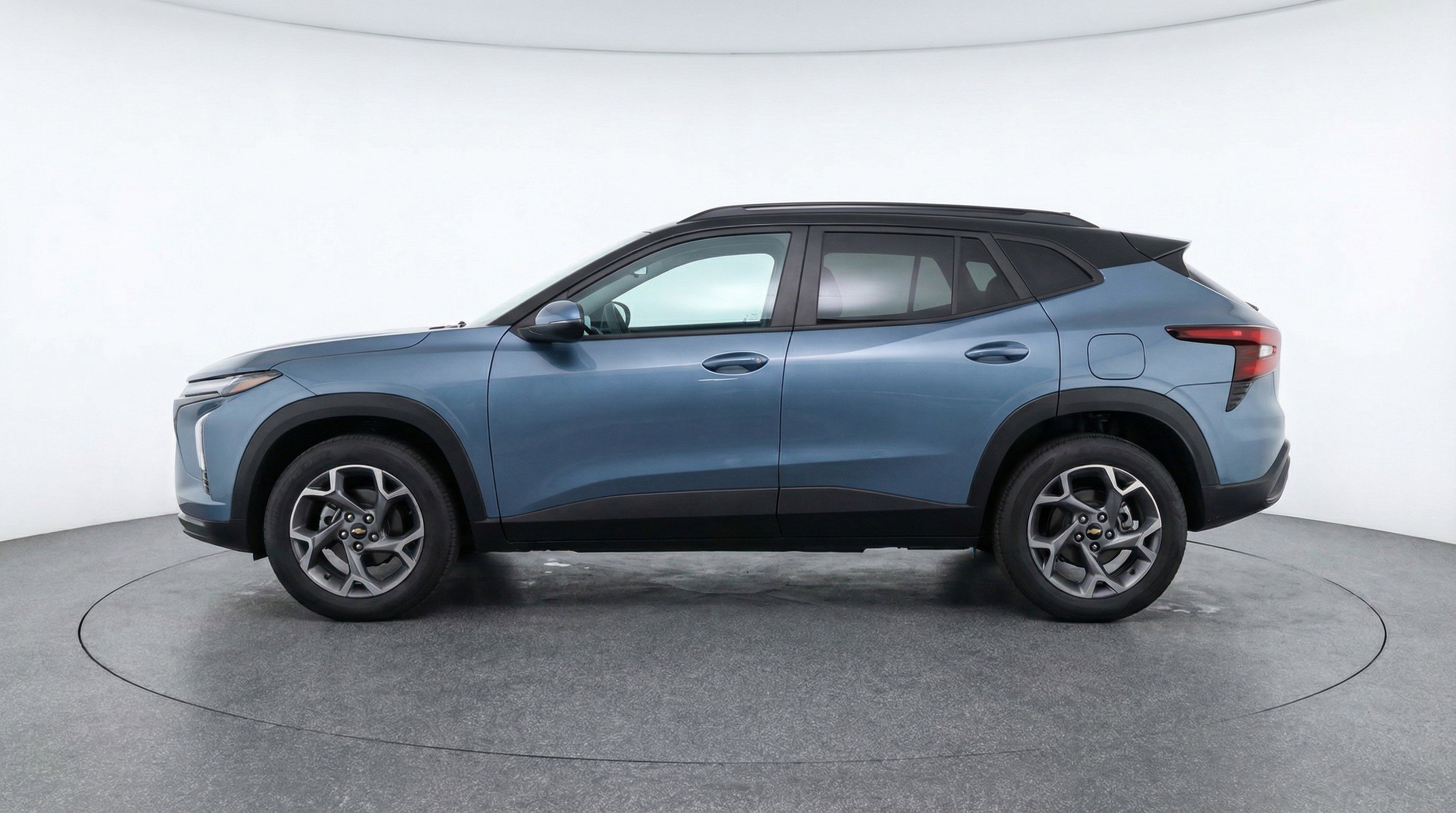 Used 2025 Chevrolet Trax LT w/ LT Convenience Package image 5