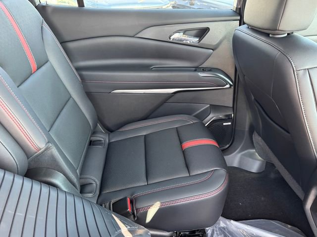 New 2026 Chevrolet Traverse RS w/ LPO, Floor Liner Package FWD image 9
