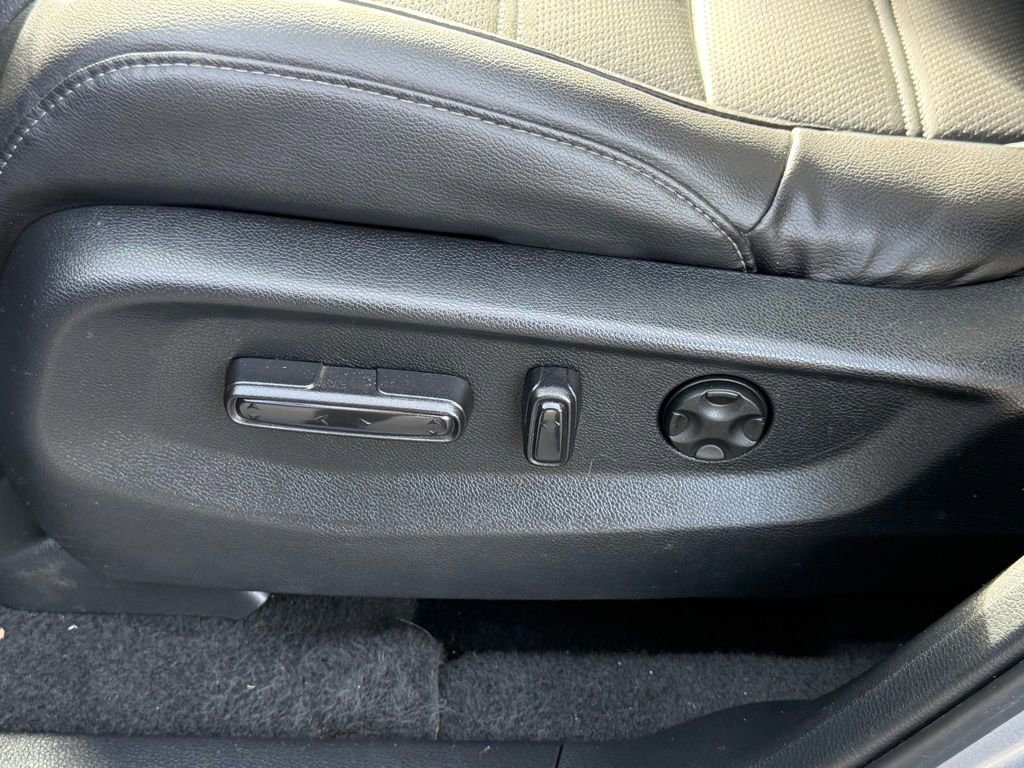 Used 2020 Honda CR-V Touring image 30