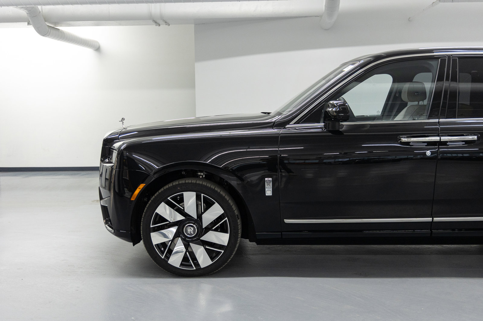 New 2026 Rolls-Royce Cullinan AWD/4WD image 3