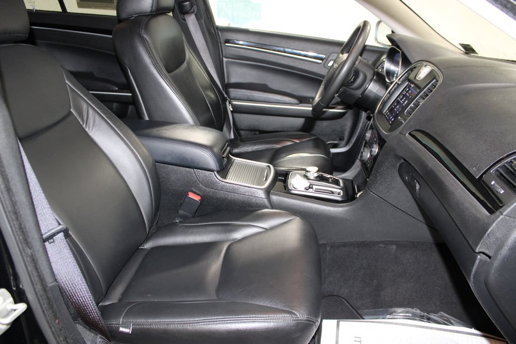 Used 2023 Chrysler 300 Touring AWD/4WD image 24