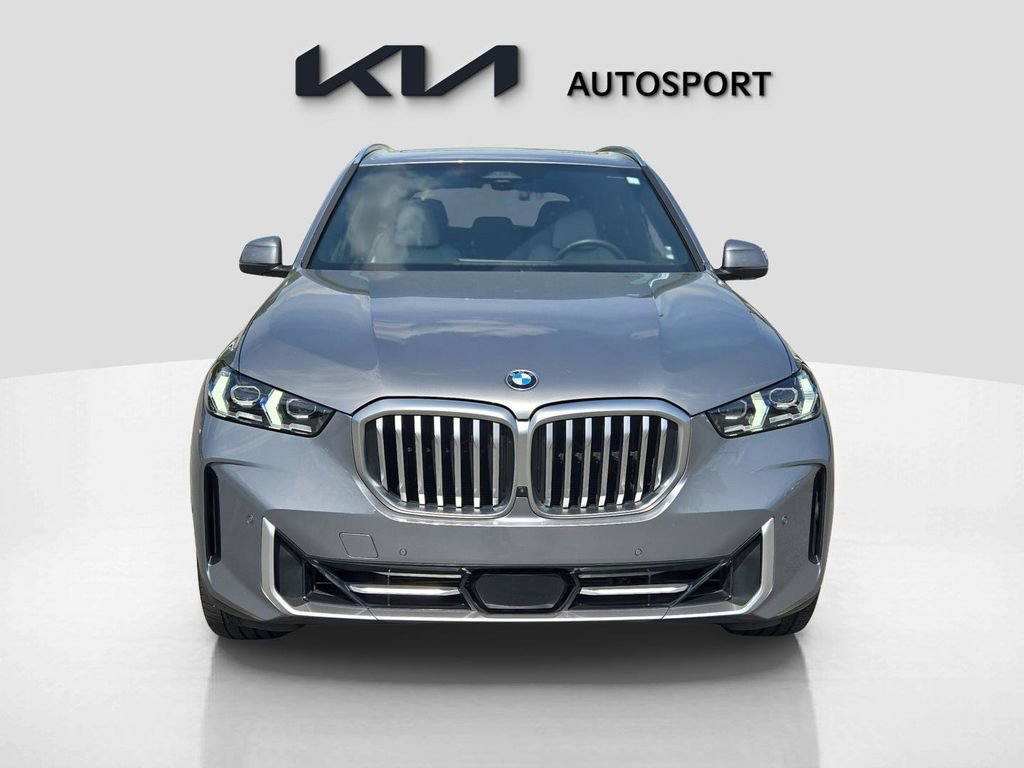 Used 2024 BMW X5 sDrive40i w/ Executive Package image 2