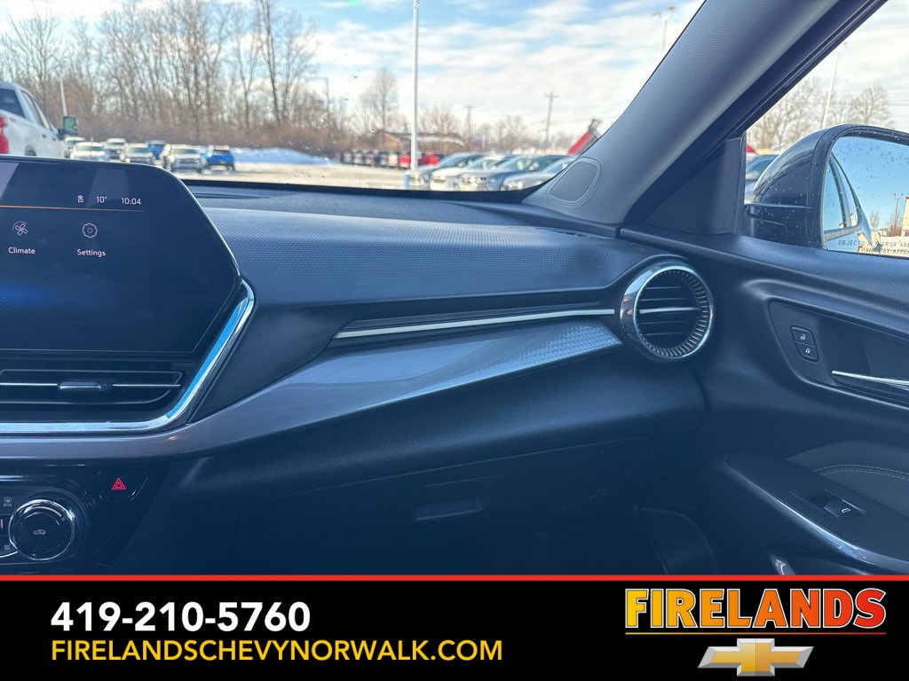 Certified 2025 Chevrolet Trax ACTIV w/ Sunroof Package image 26