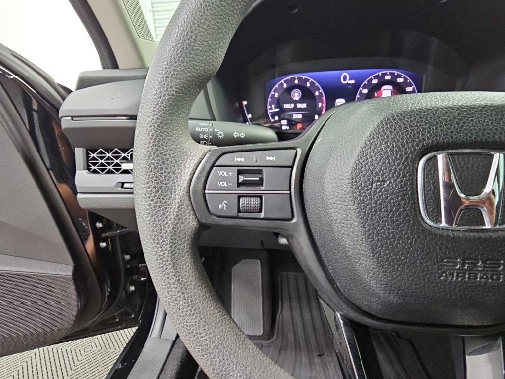 Used 2025 Honda Accord SE image 23
