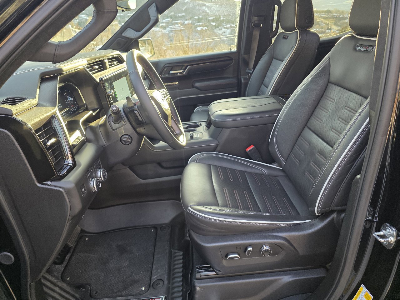 Used 2025 GMC Sierra 1500 AT4X image 13