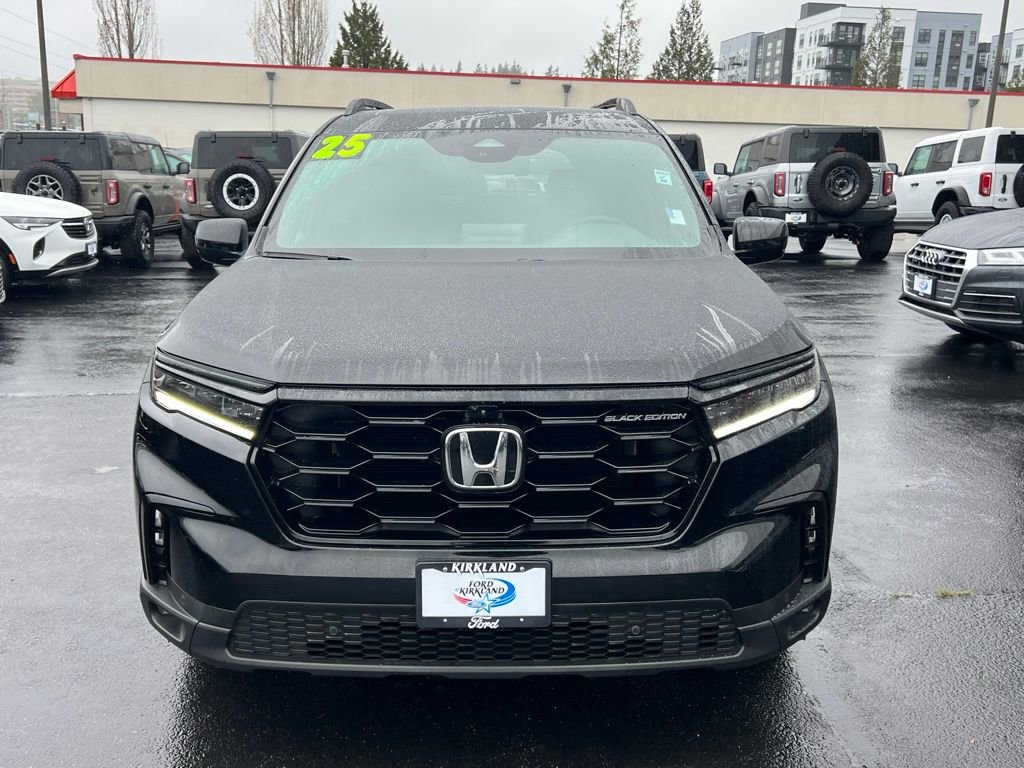 Used 2025 Honda Pilot Black Edition image 5