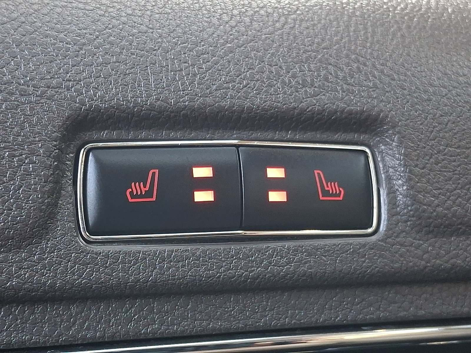 Used 2022 Lincoln Corsair AWD w/ Premium Package image 11
