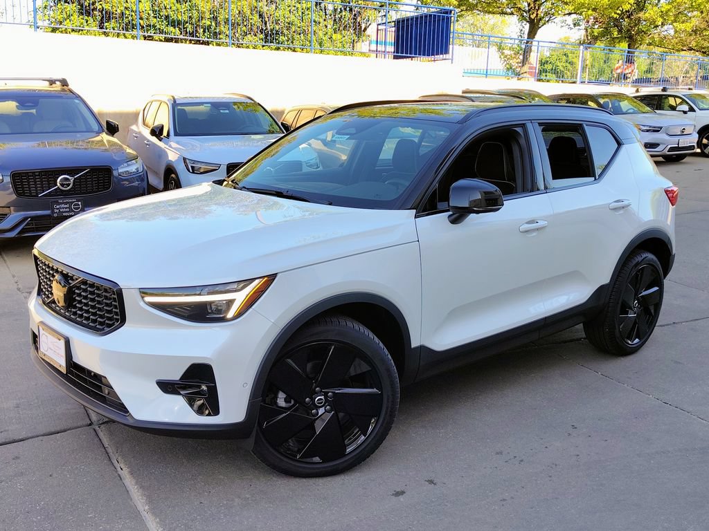 New 2026 Volvo XC40 B5 Ultra w/ Climate Package AWD/4WD image 3