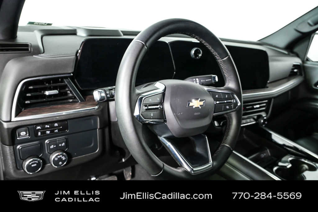Used 2025 Chevrolet Tahoe LT RWD image 4