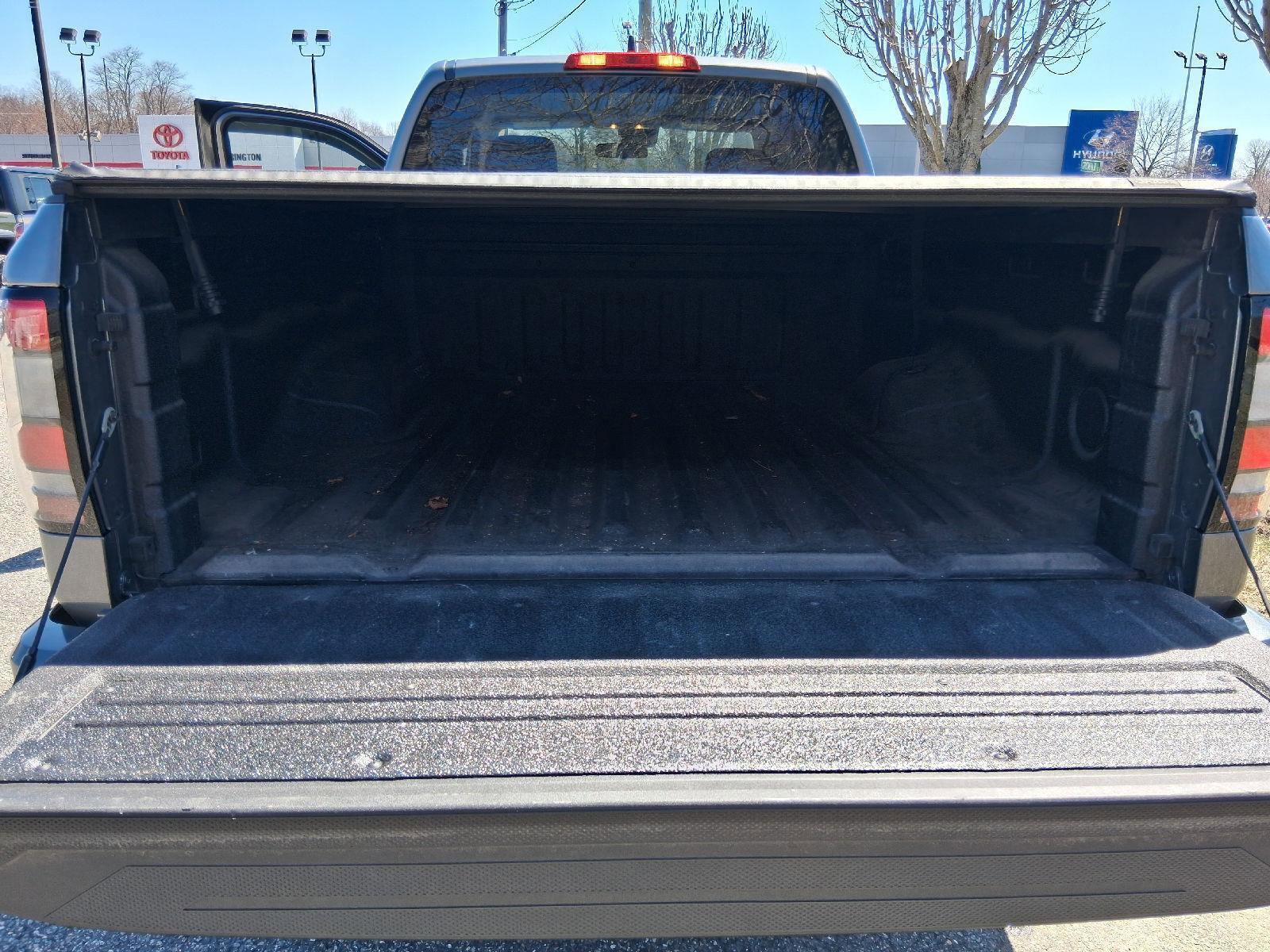 Used 2022 Nissan Frontier SV w/ Technology Package image 21