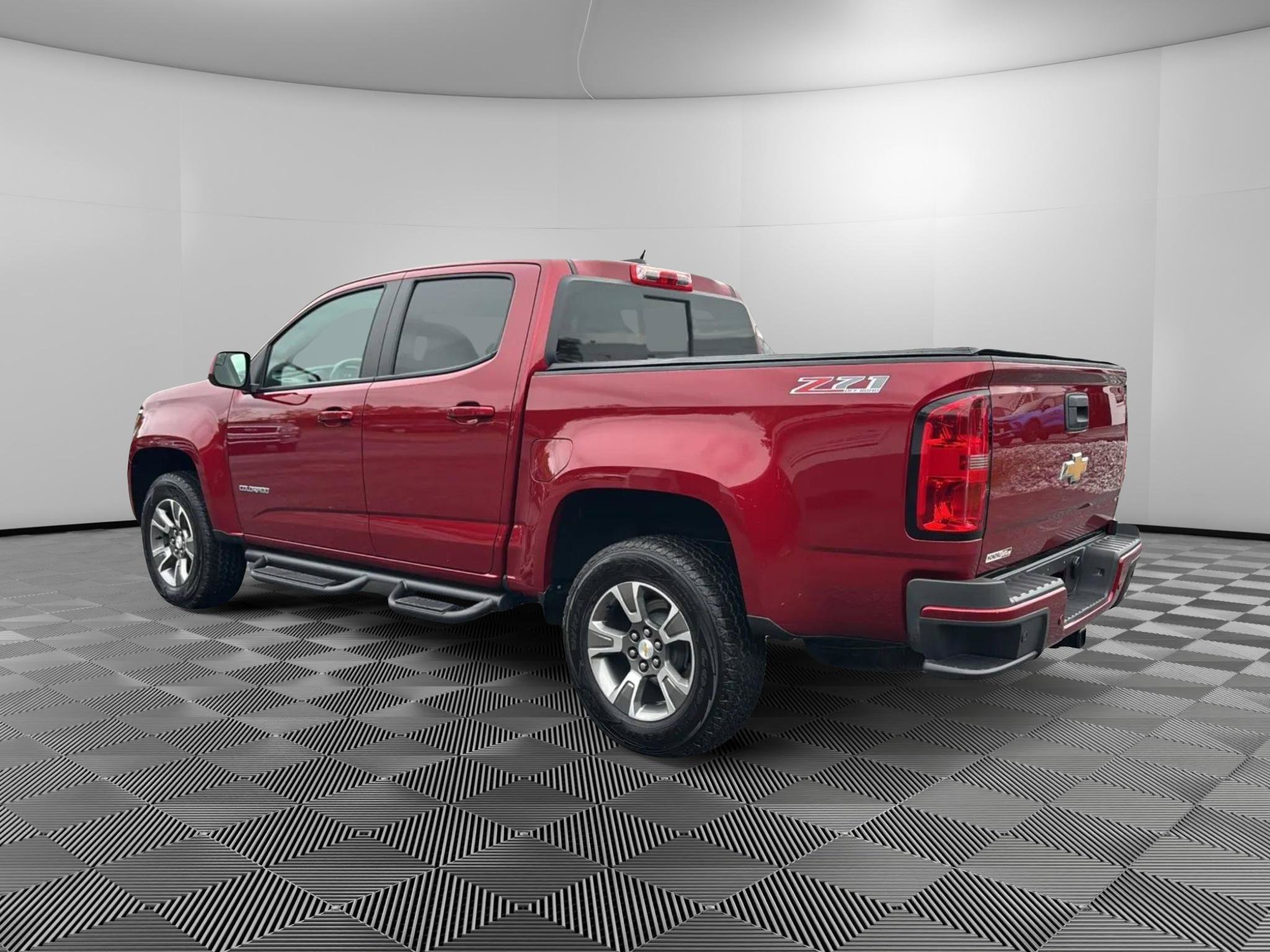 Used 2019 Chevrolet Colorado Z71 w/ LPO, Premium Interior Package AWD/4WD image 3