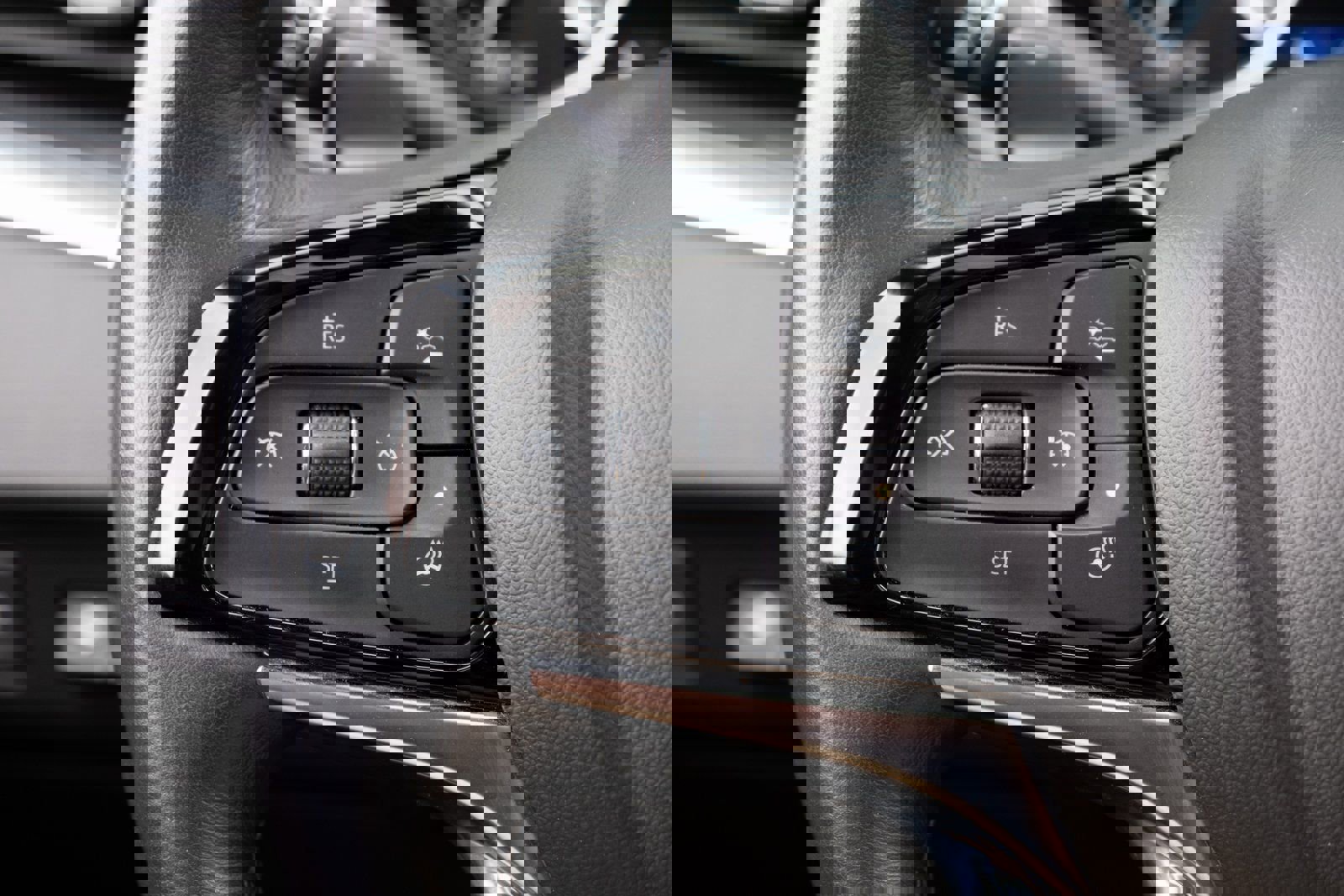 Used 2023 Buick Enclave Premium w/ Experience Buick Package image 8