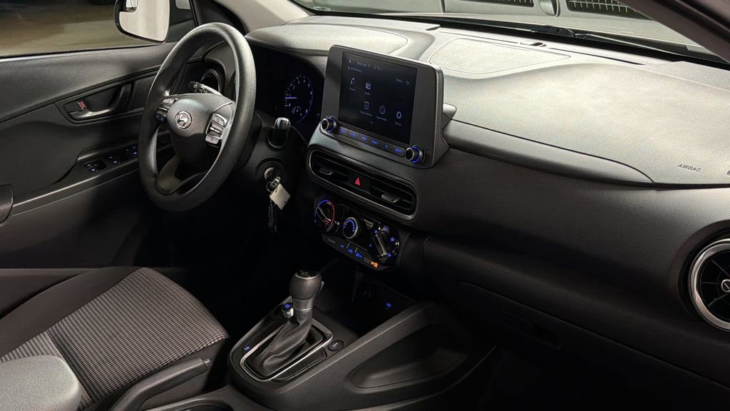 Used 2022 Hyundai Kona SE image 10