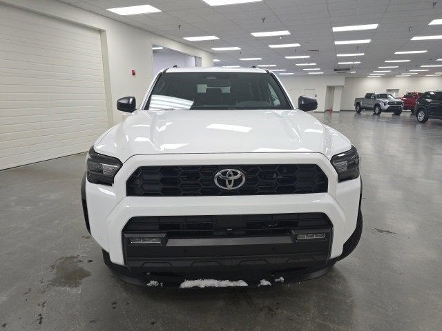 Certified 2025 Toyota 4Runner TRD Off-Road image 2