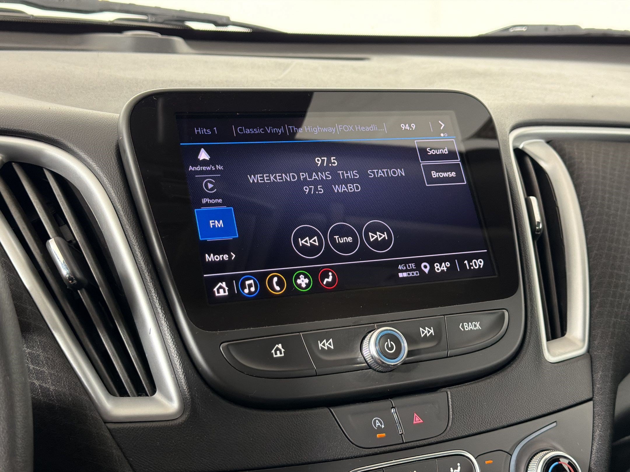 Used 2024 Chevrolet Malibu LT FWD image 17