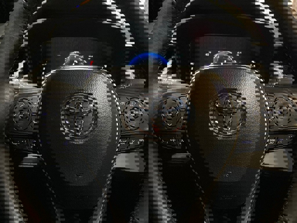 Used 2025 Toyota Corolla FX image 16