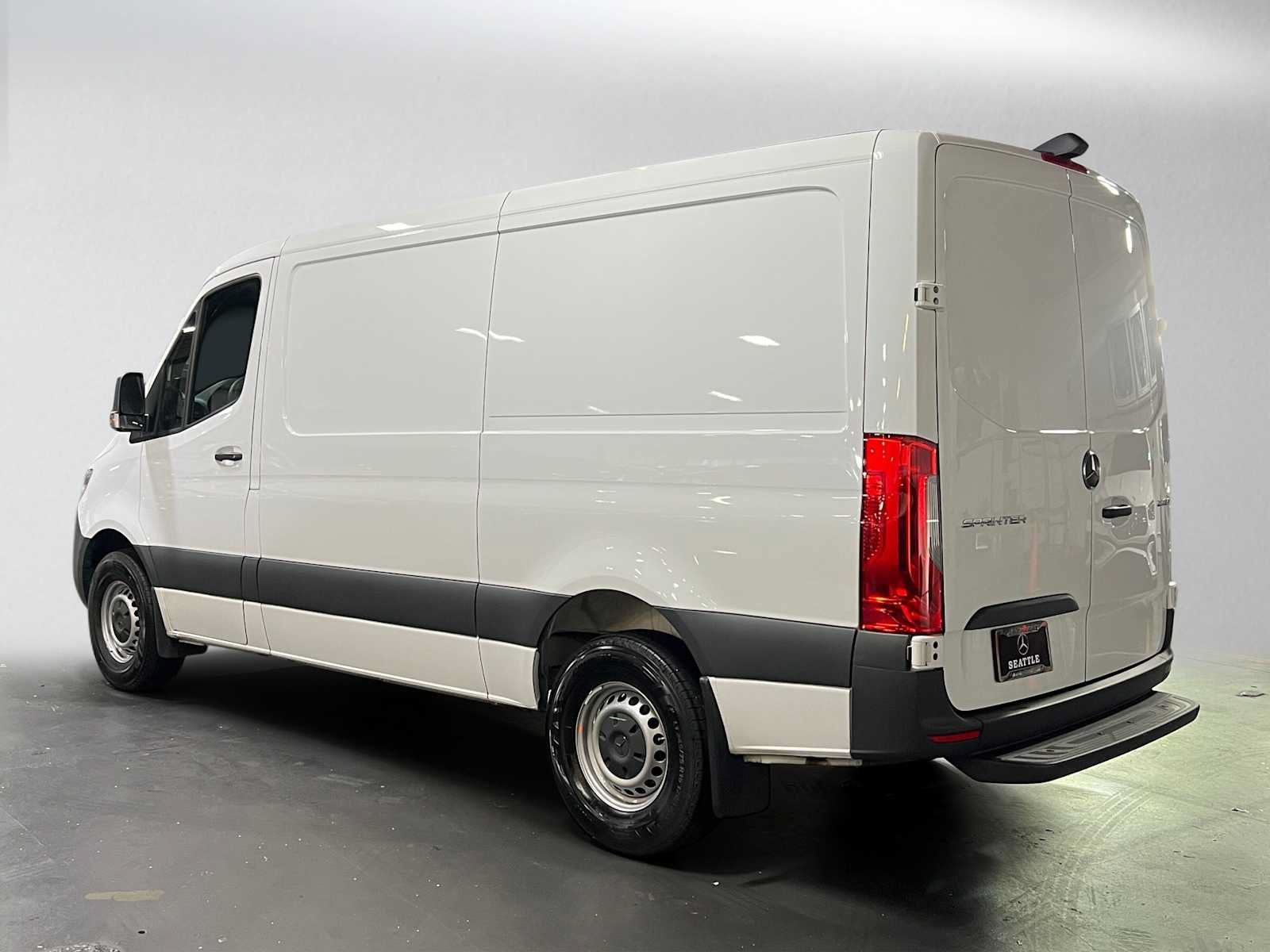 Used 2025 Mercedes-Benz Sprinter 2500 image 6