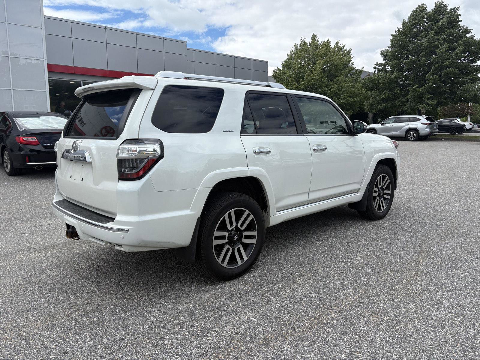 Used 2019 Toyota 4Runner Limited AWD/4WD image 7