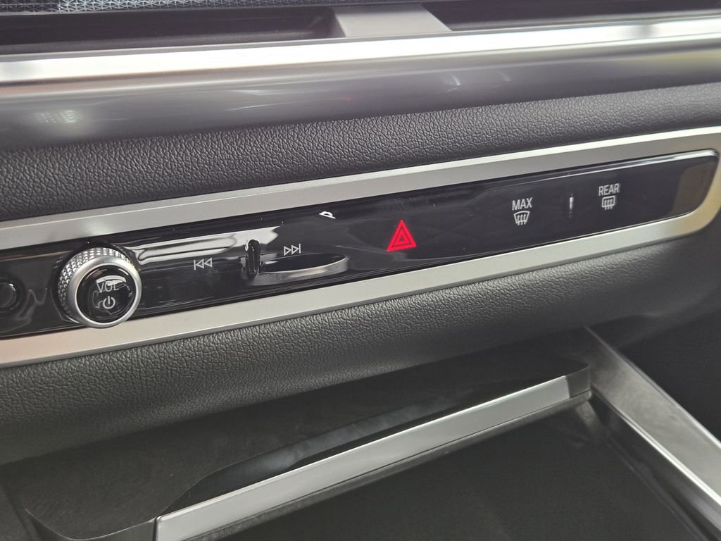 New 2026 BMW X7 xDrive40i w/ M Sport Package image 22